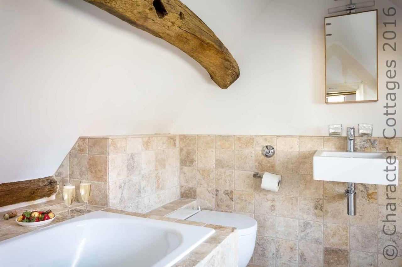 The Brew House Villa Чипинг Камдън Екстериор снимка